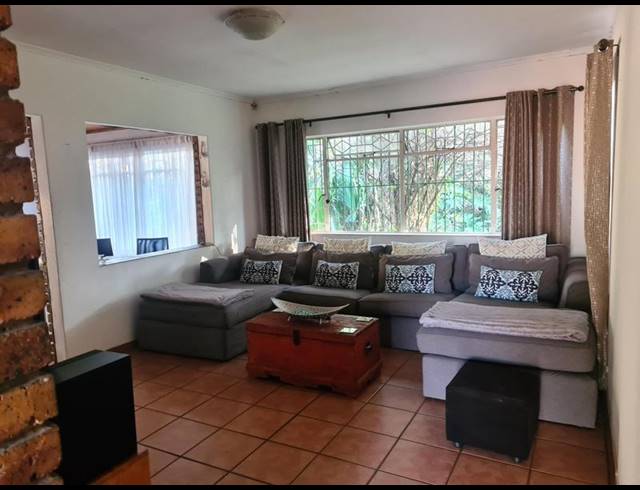 5 BEDROOM HOUSE FOR SALE IN DALPARK EXT 1